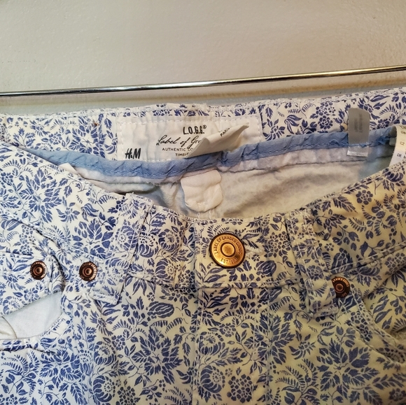 H&M L.O.G.G. Floral White/Blue Jeans - Size 6 - Picture 6 of 10